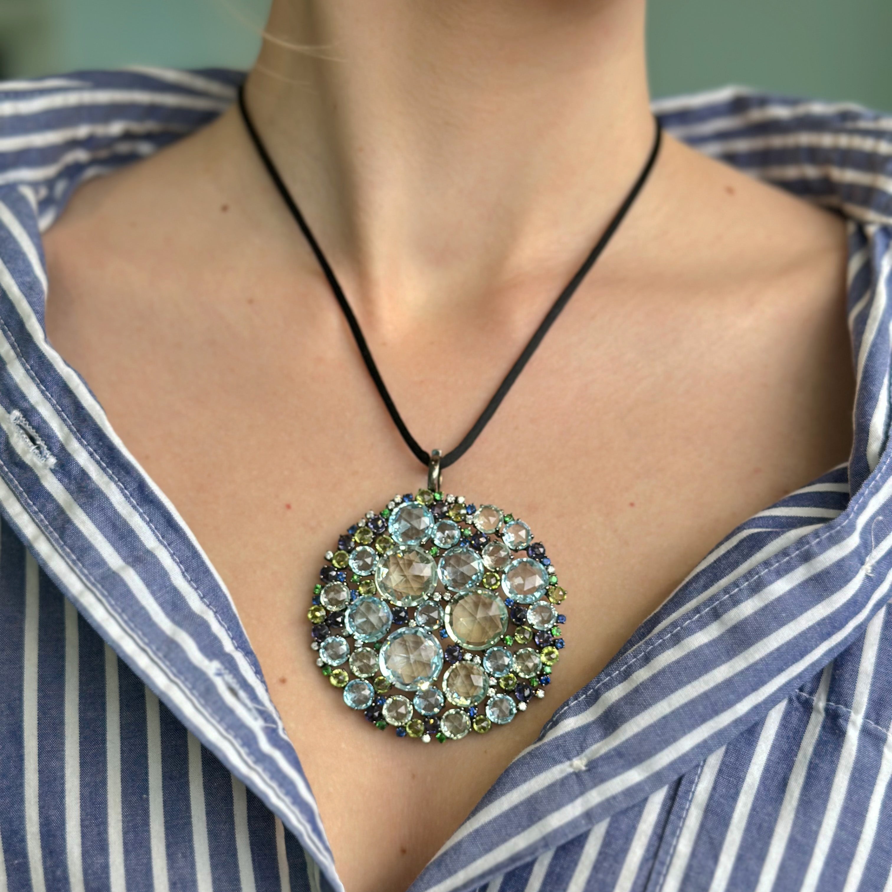 a-furst-bouquet-multicolor-gemstones-disc-pendant-18k-blackened-gold-D0250NUPN1