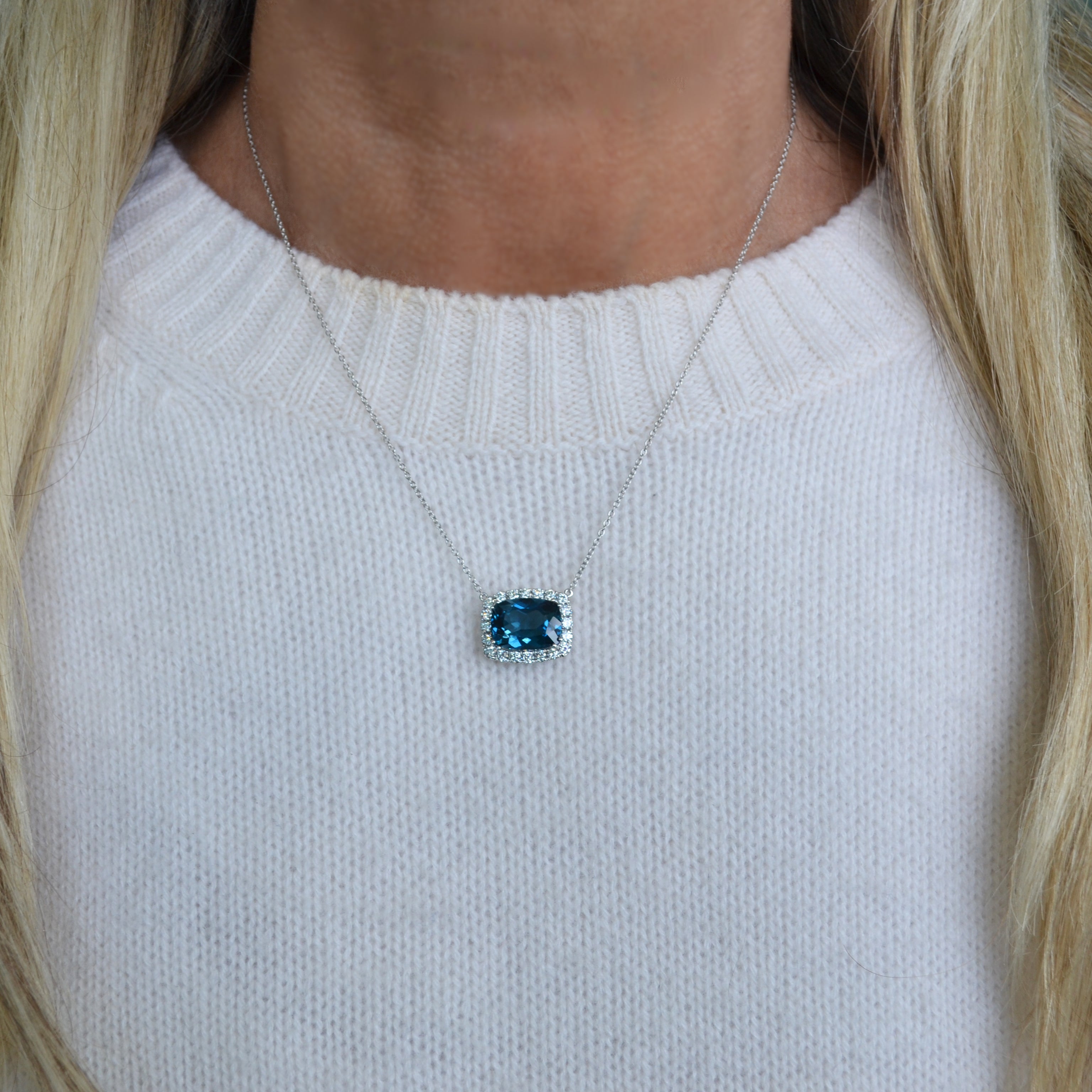 a-furst-dynamite-pendant-necklace-london-blue-topaz-diamonds-18k-white-gold-E1341BUL1