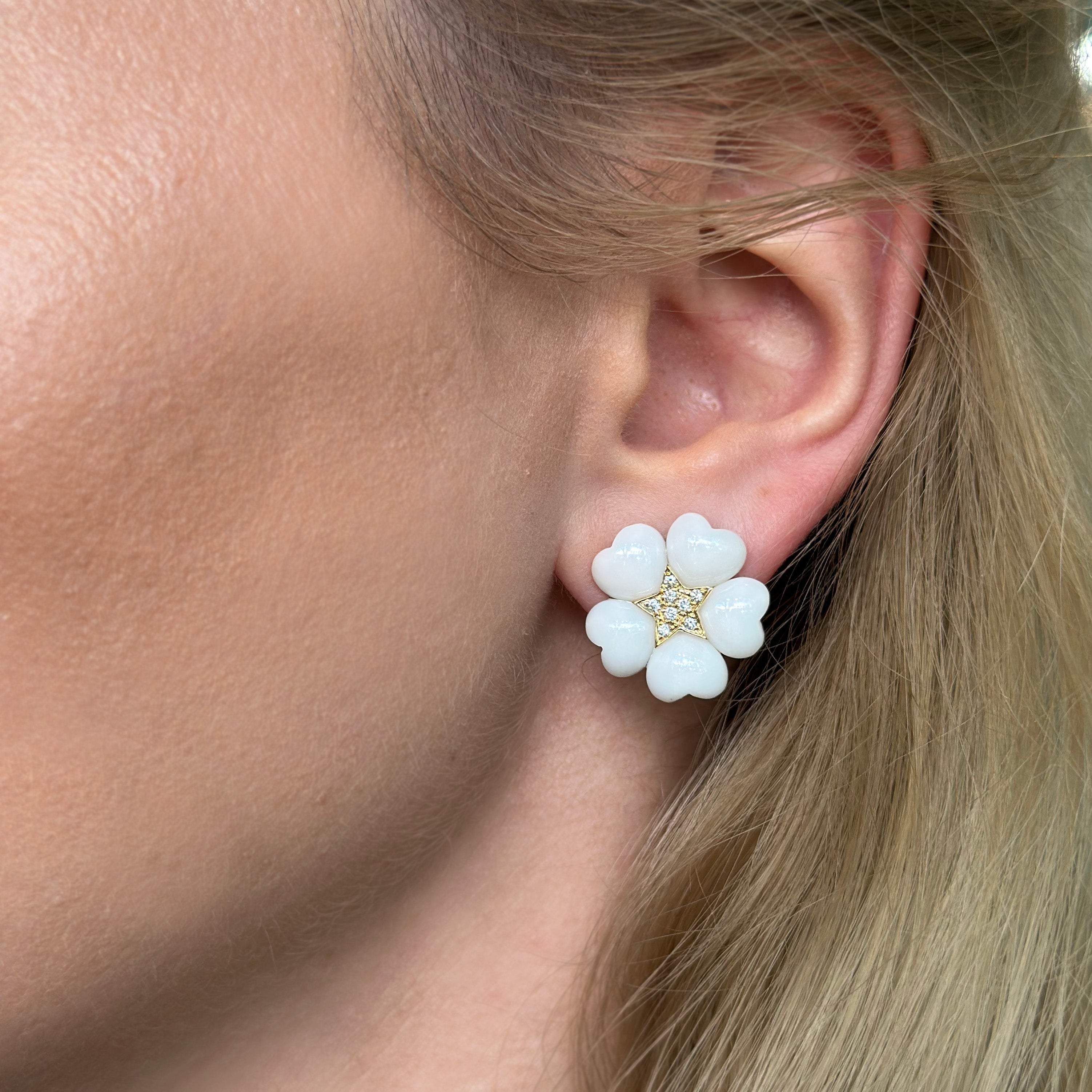 a-furst-fiori-button-earrings-white-coral-diamonds-yellow-gold-O15GKB1