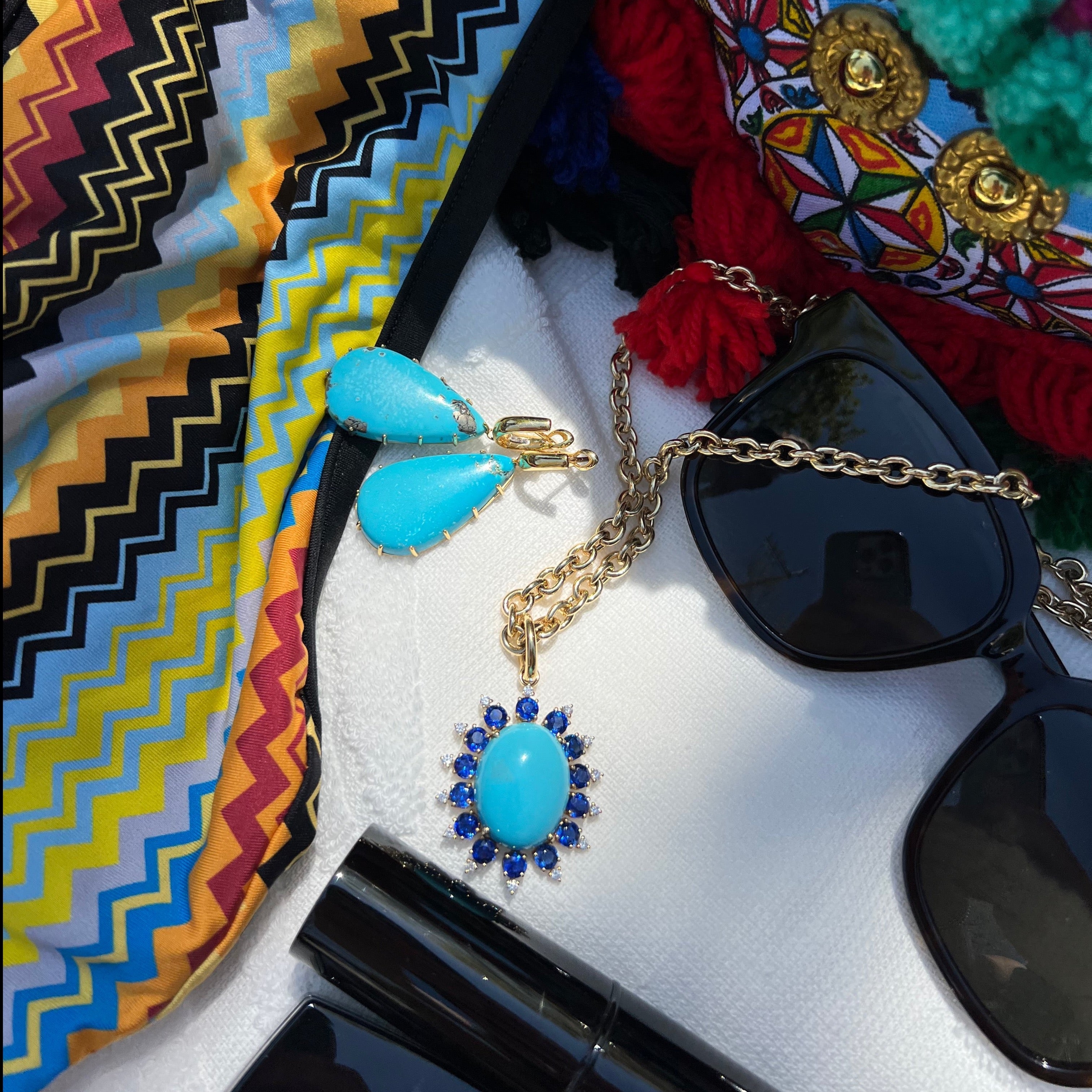a-furst-sole-pendant-natural-arizona-turquoise-kyanite-18k-yellow-gold-D2056GTUKY1
