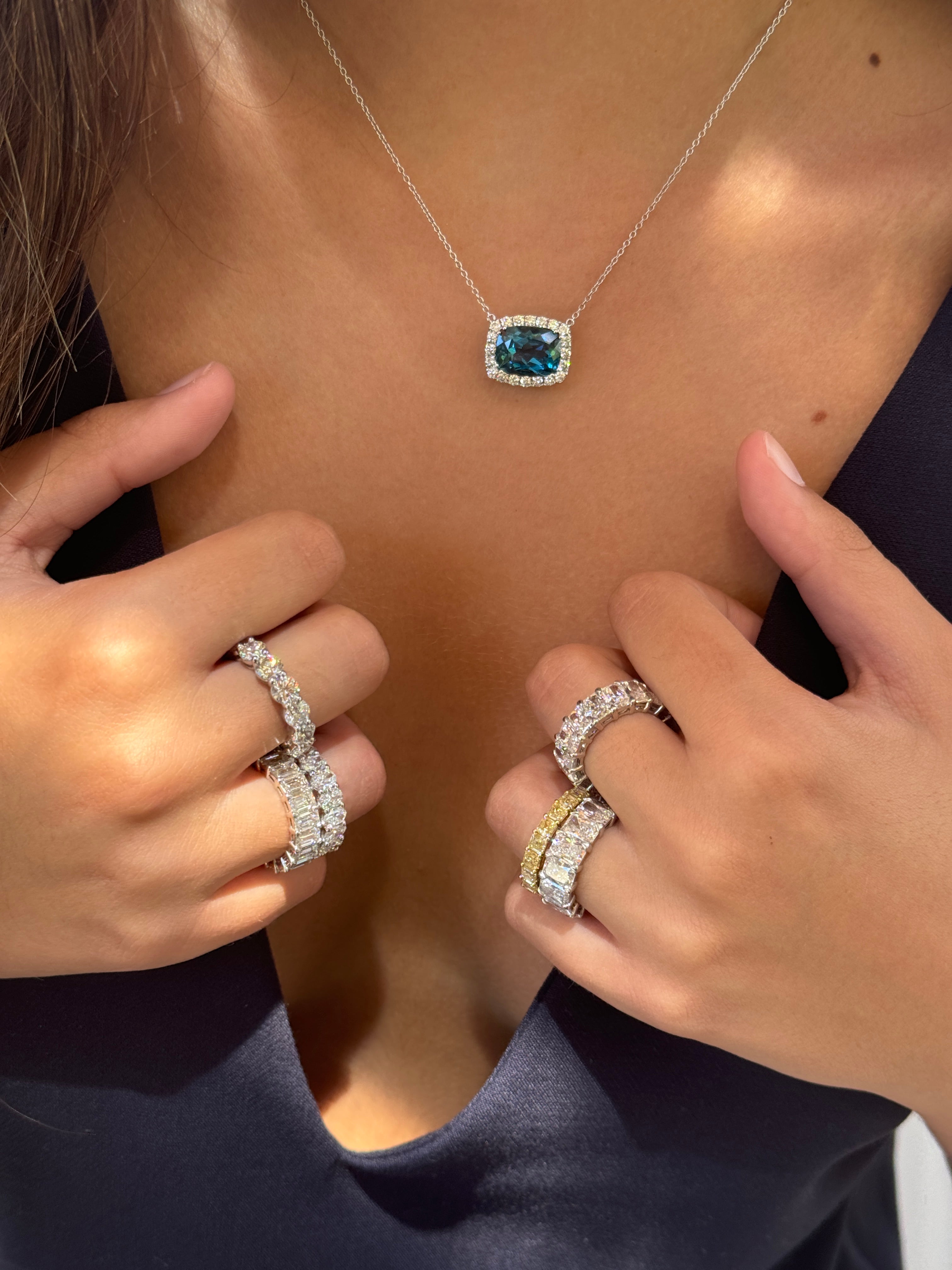 afurst-dynamite-pendant-london-blue-topaz-diamond-18k-white-gold-e1341bul1