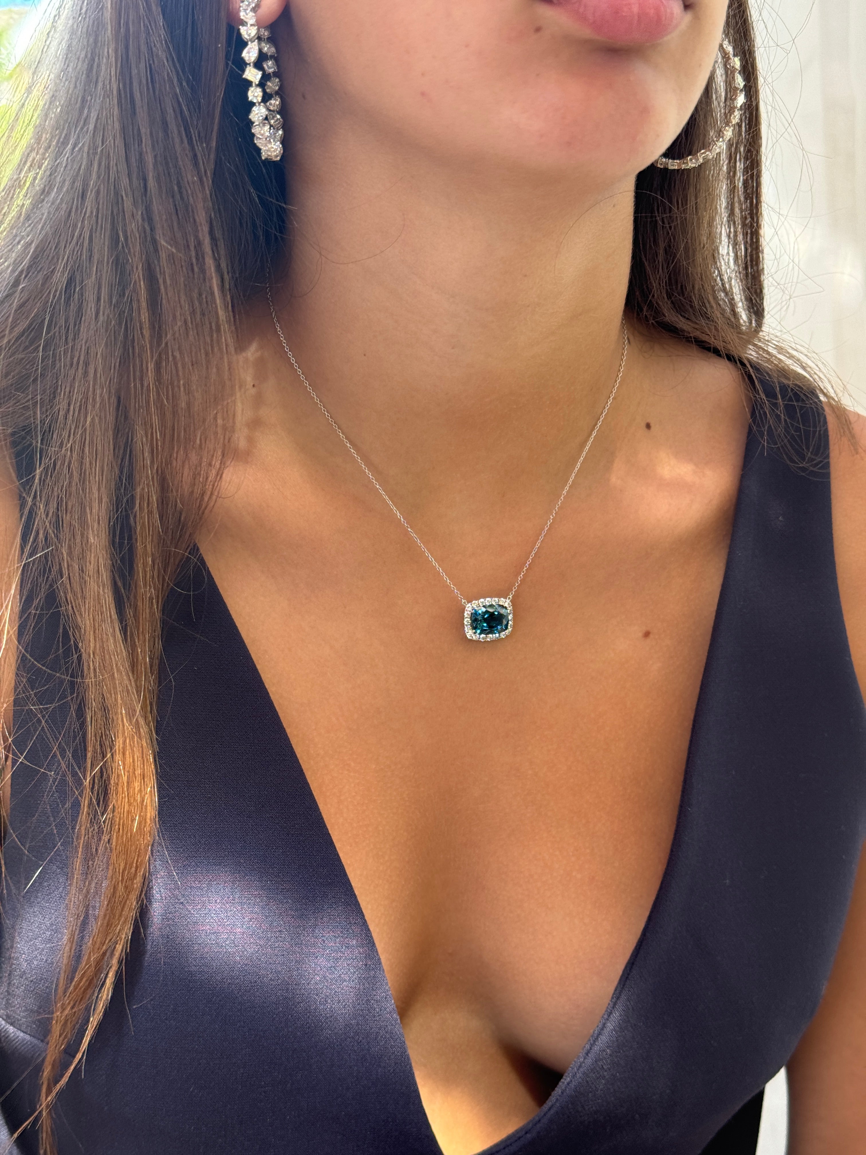 afurst-dynamite-pendant-london-blue-topaz-diamond-18k-white-gold-e1341bul1