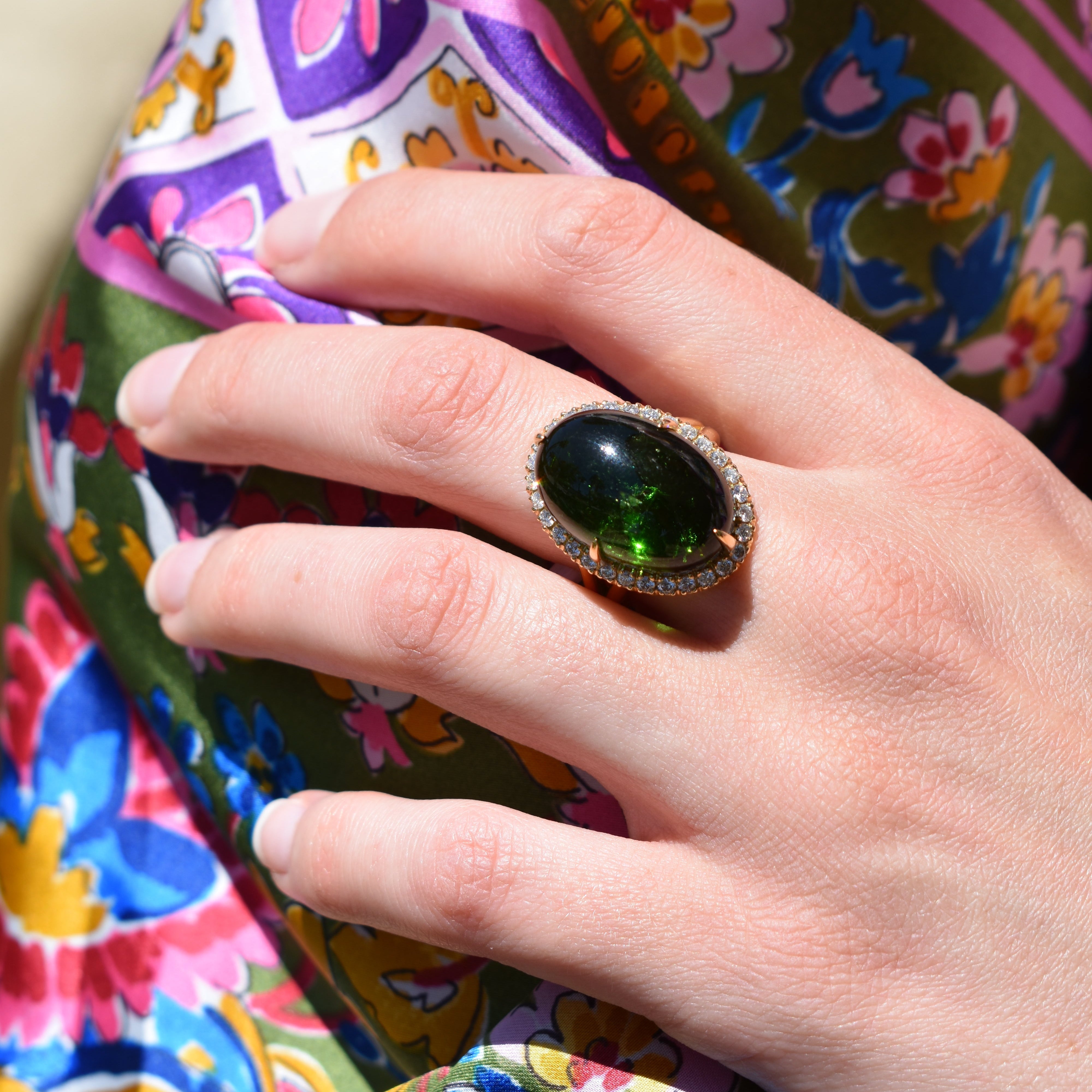 afurst-sole-ring-with-freen-tourmaline-and-diamonds-18k-yellow-gold-A2401GTV1