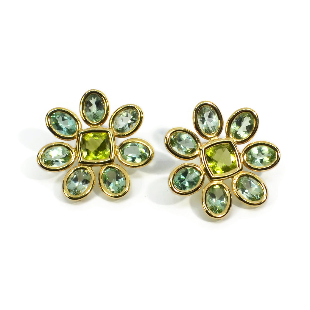a-furst-fiori-large-button-earrings-mint-tourmaline-peridot-18k-yellow-gold-O2276GMTO