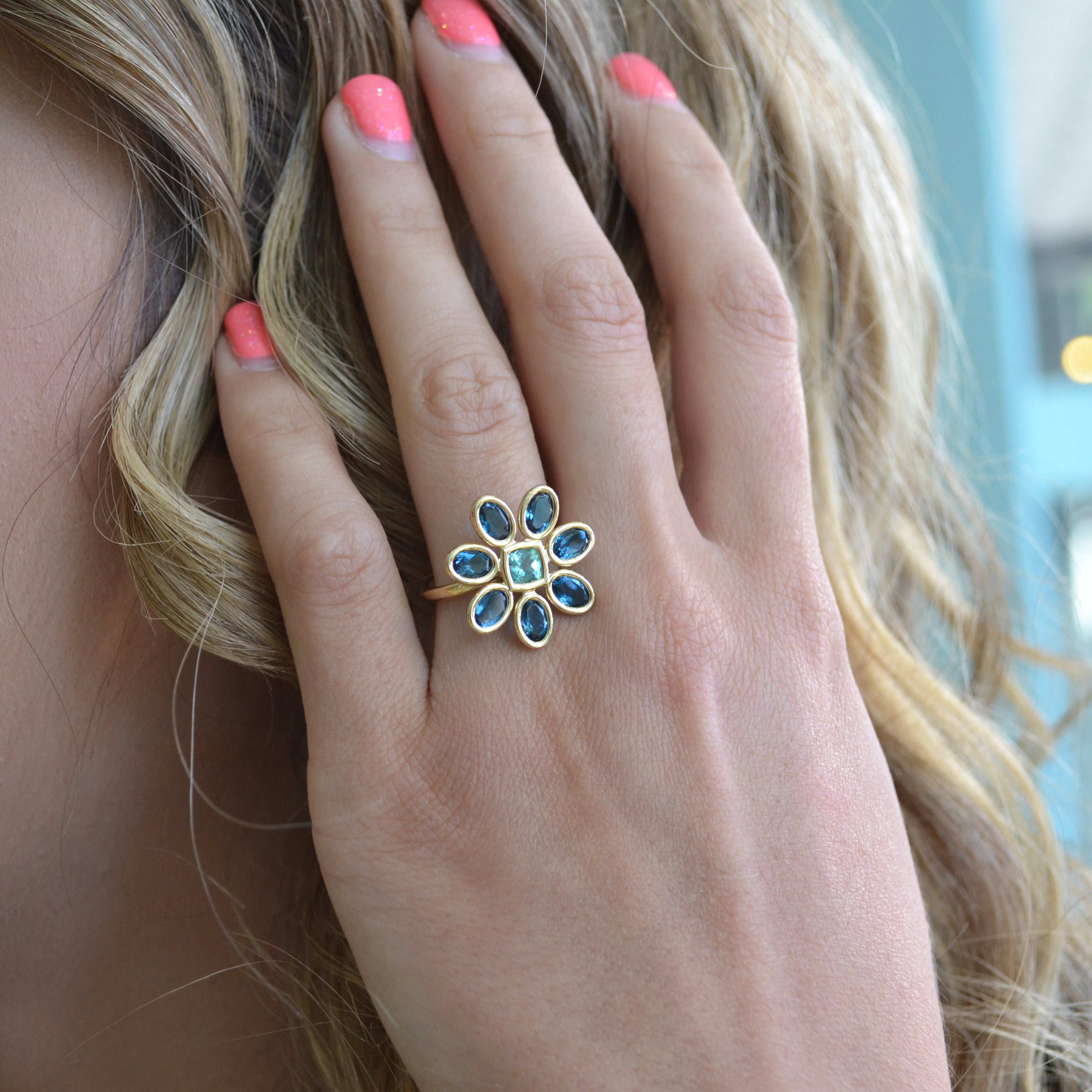 a-furst-fiori-petite-cocktail-ring-london-blue-topaz-paraiba-color-apatite-18k-yellow-gold-A2274GULAP