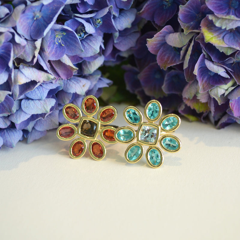 Fiori - Cocktail Ring with Paraiba Color Apatite and Aquamarine, 18k Yellow Gold