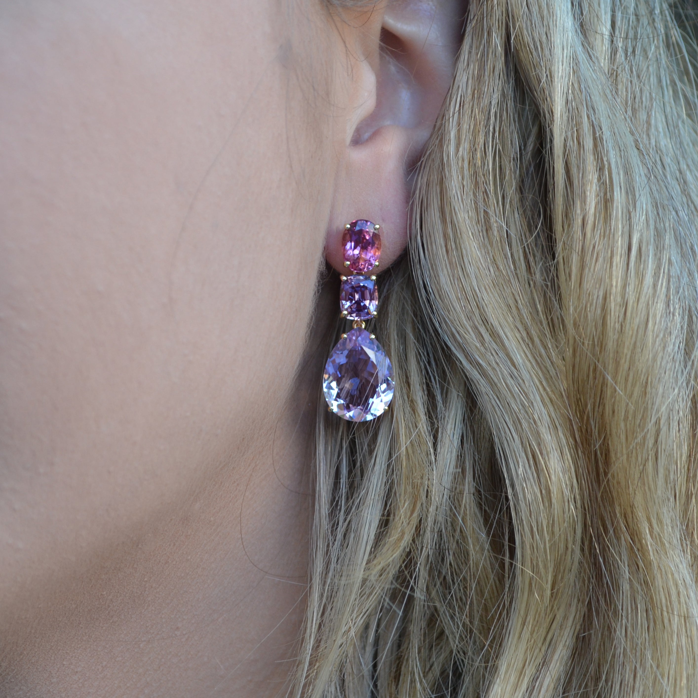 a-furst-party-drop-earrings-pink-tourmaline-spinel-rose-de-france-O1553GTRSPRF