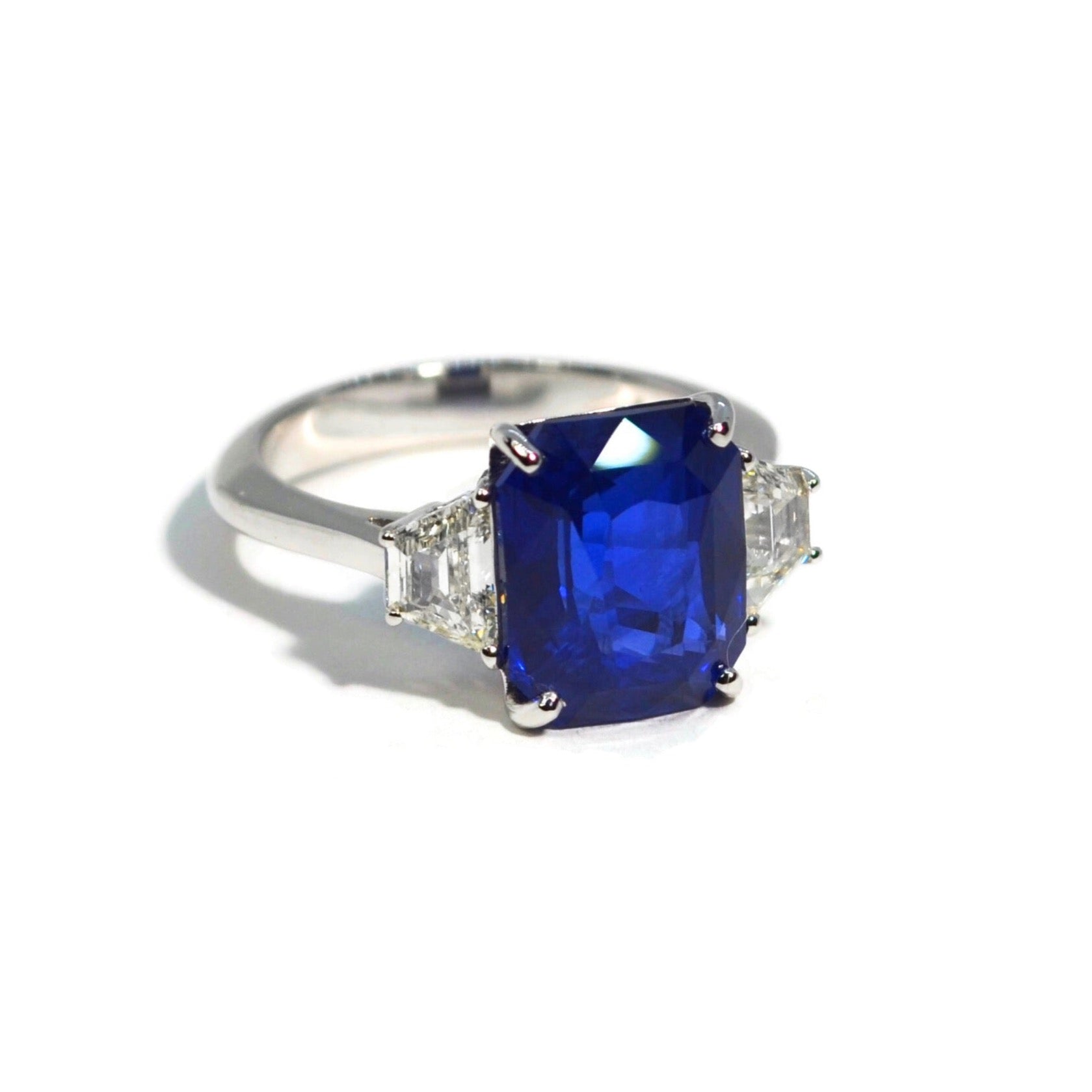 a_furst-party-cocktail-ring-blue-sapphire-diamonds-18k-white-gold-A1520B41