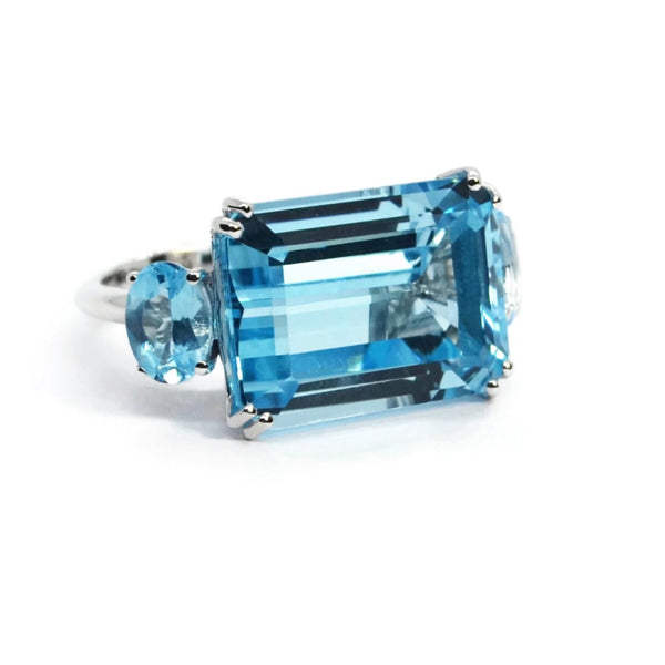 A-FURST-PARTY-COCKTAIL-RING-BLUE-TOPAZ-WHITE-GOLD-A1500BUU