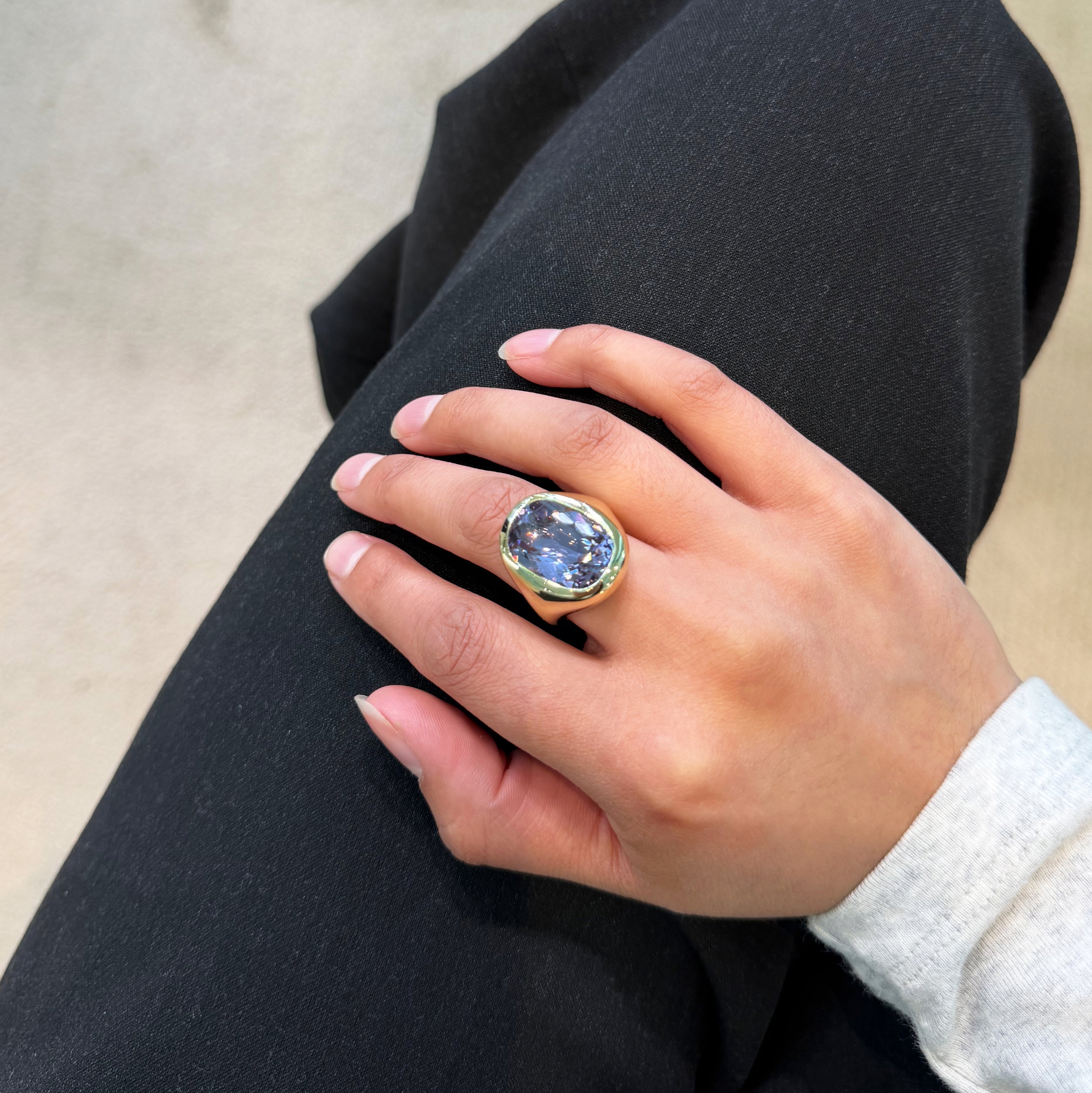 a-and-furst-essential-ring-with-rose-de-france-A1950GRF_961541b0-ff36-4b99-99eb-1c53110b2764