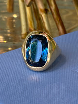 a-furst-essential-cocktail-ring-london-blue-topaz-yellow-gold-A1950GUL