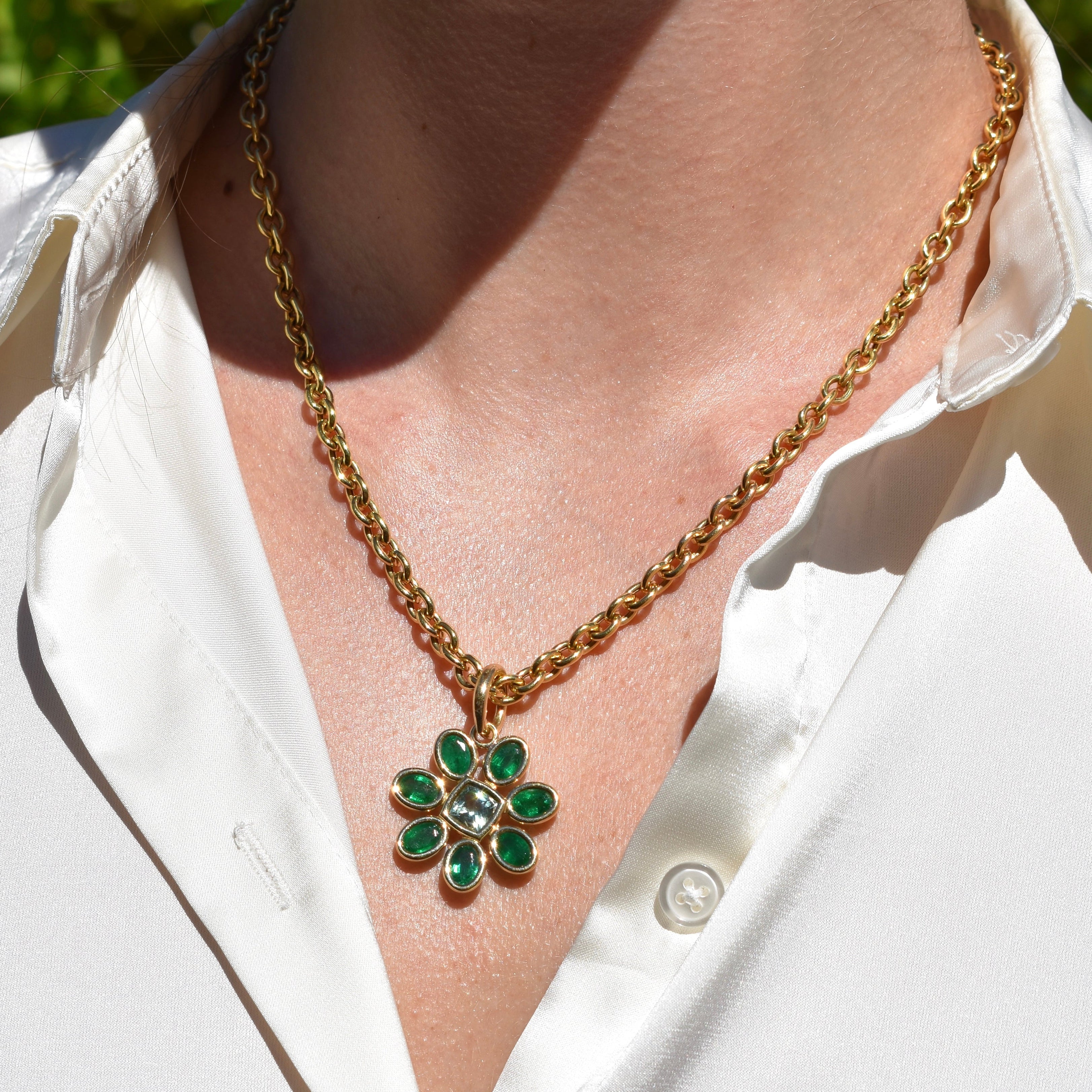 a-furst-fiori-pendant-emeralds-mint-tourmaline-yellow-gold-D2275G3MT