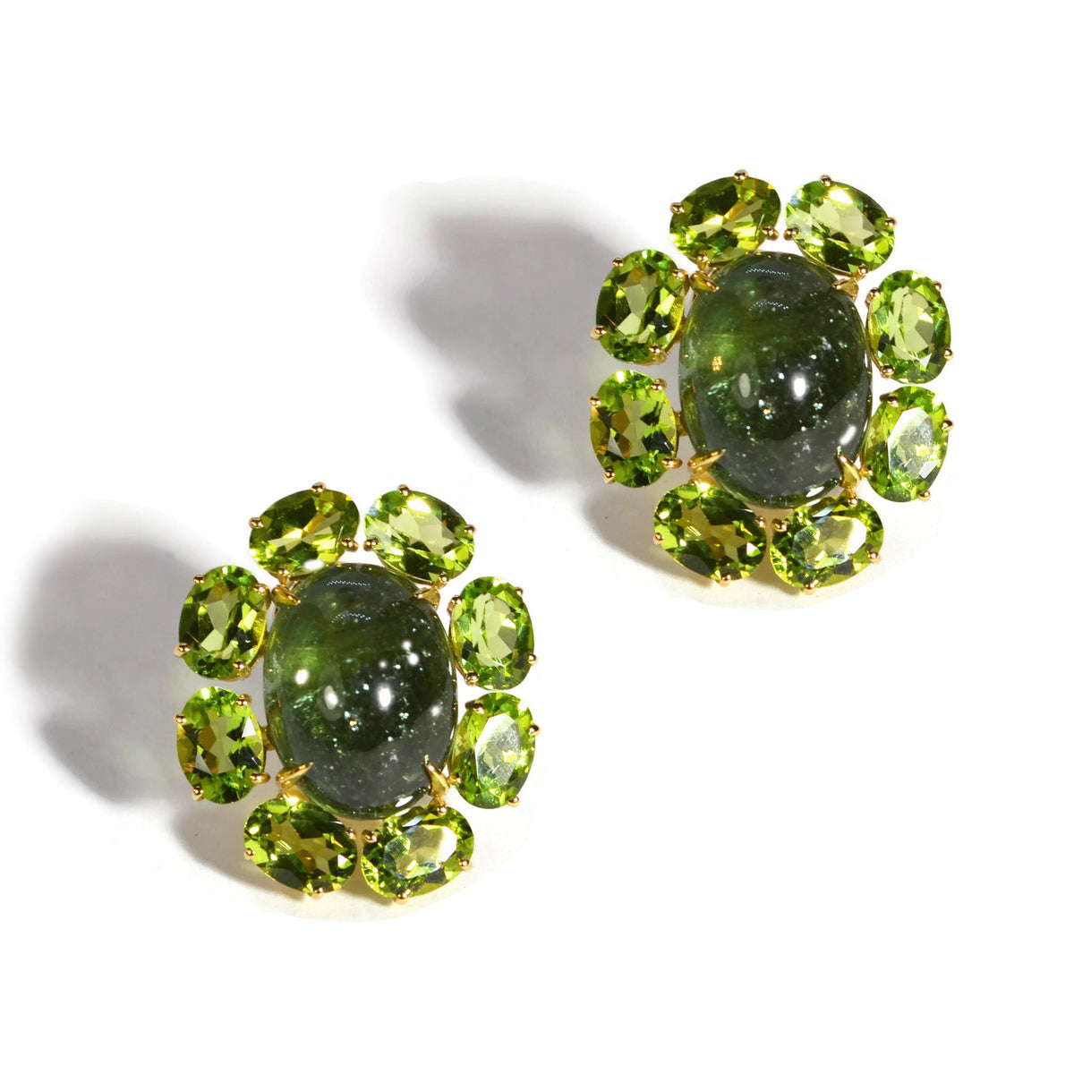 a-furst-sole-button-earrings-with-green-tourmaline-and-peridot-18k-yellow-gold-O2089GTVO