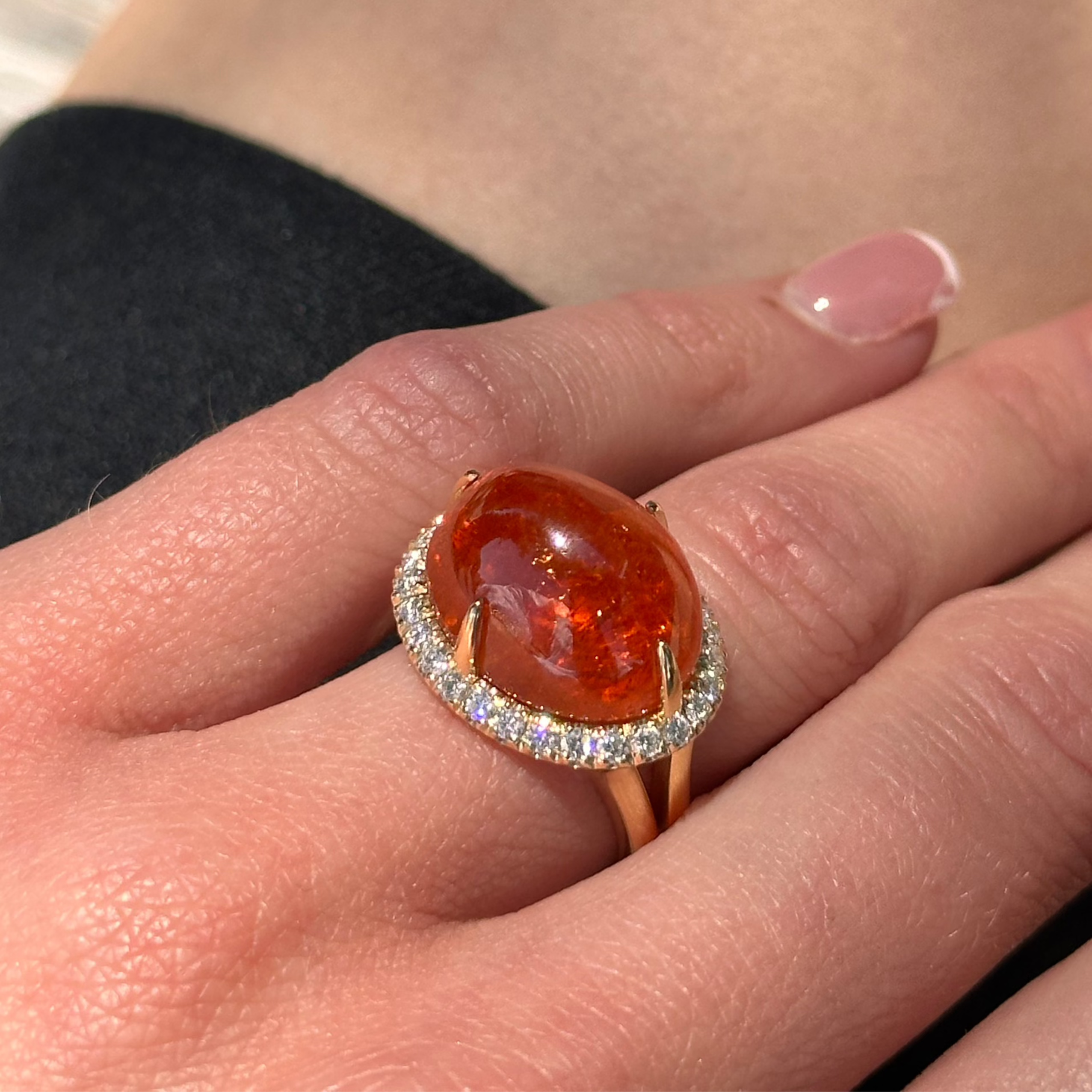 Sole - Ring with Mandarin Garnet and Diamonds, 18k Yellow Gold