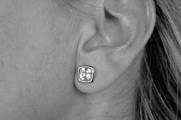 A-FURST-GAIA-STUD-EARRINGS-O1717_BW