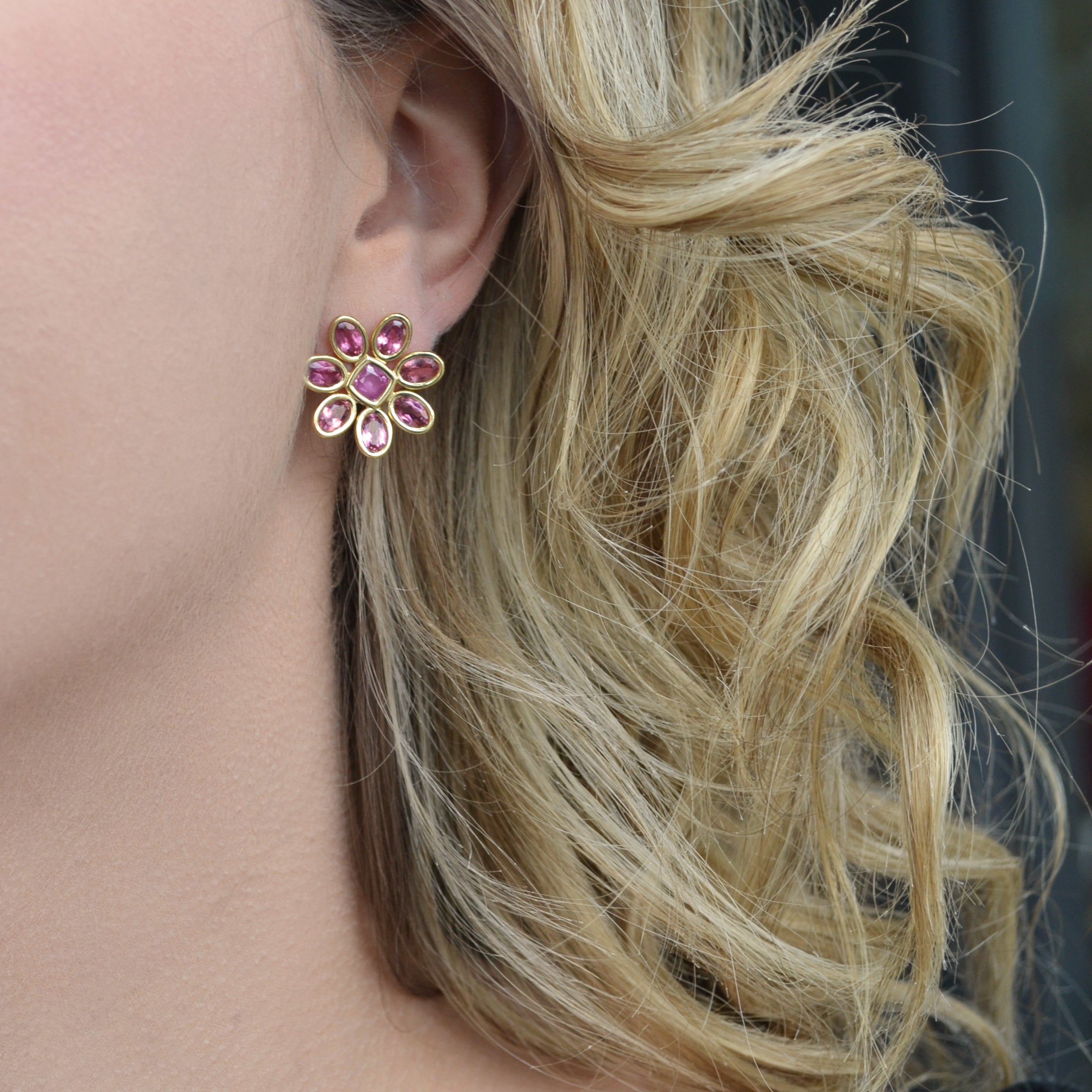 a-furst-fiori-button-earrings-pink-tourmaline-pink-sapphires-18k-yellow-gold-O2274GTR4R