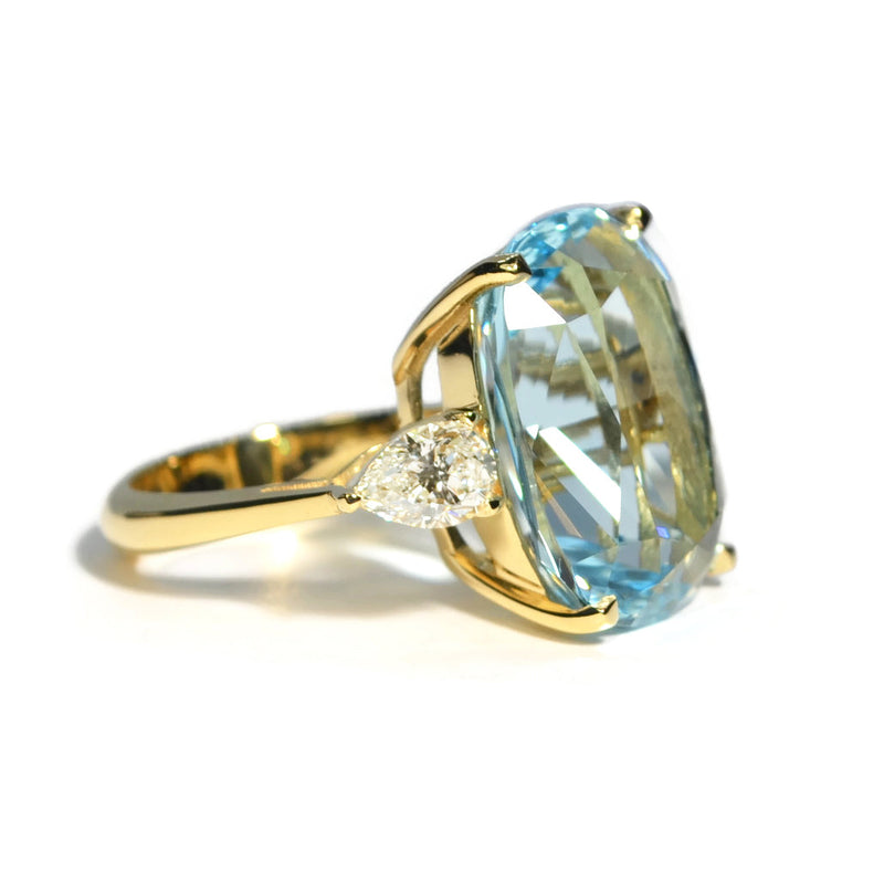 a-furst-party-cocktail-ring-aquamarine-diamonds-18k-yellow-gold-A1530GH1
