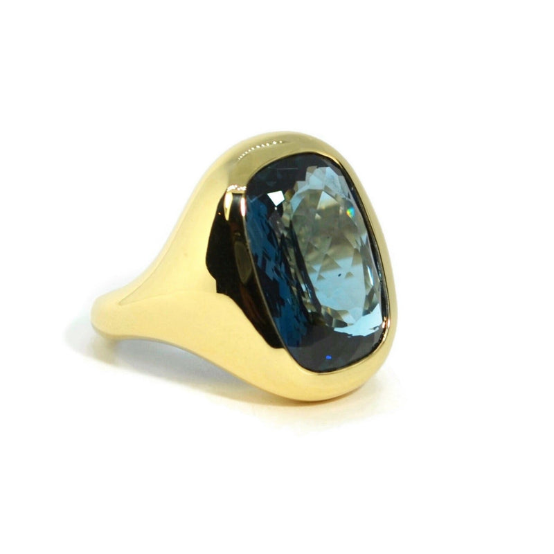 a-furst-essential-cocktail-ring-london-blue-topaz-yellow-gold-A1950GUL